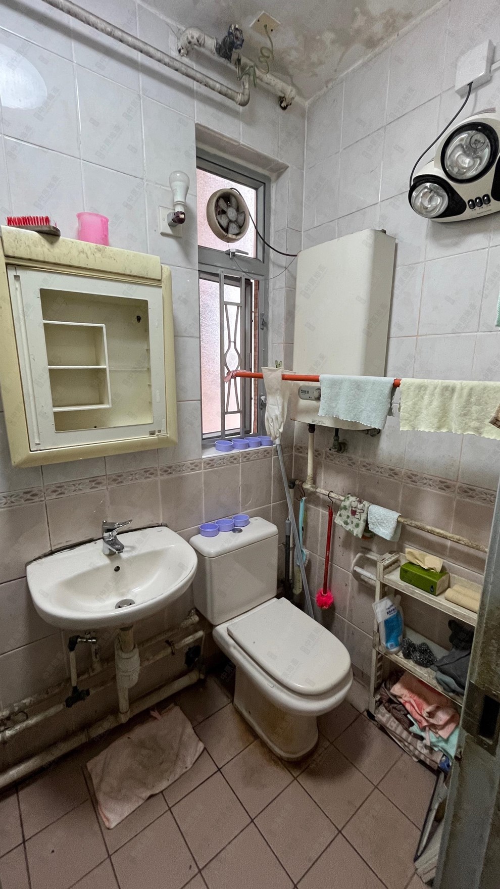 Unit Interior-Bathroom