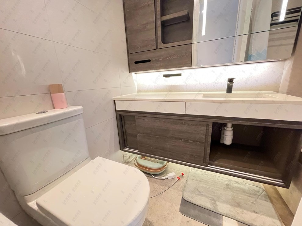Unit Interior-Bathroom