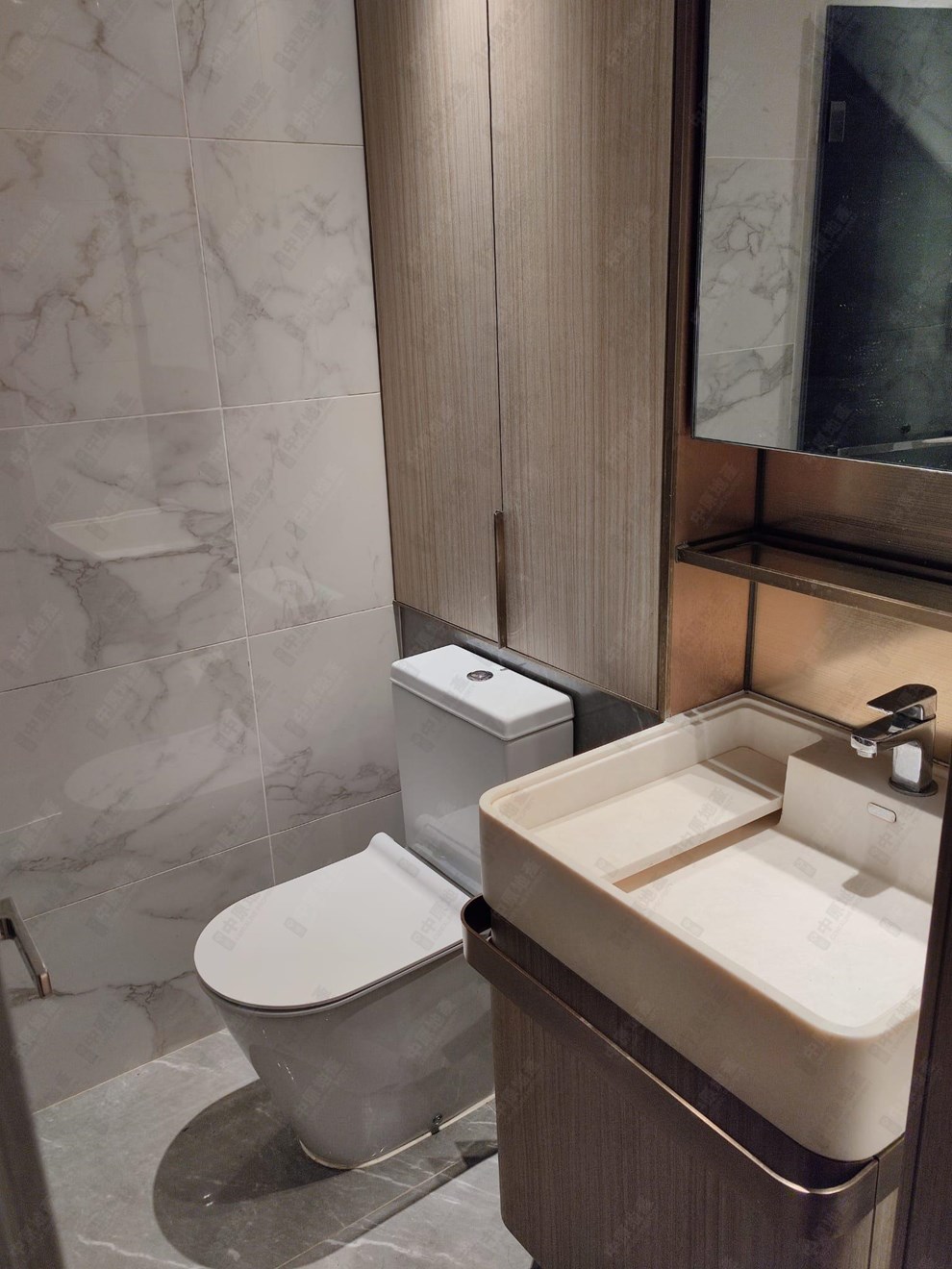 Unit Interior-Washroom
