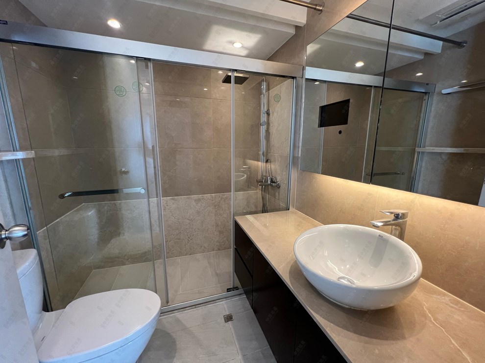 Unit Interior-Master Bathroom