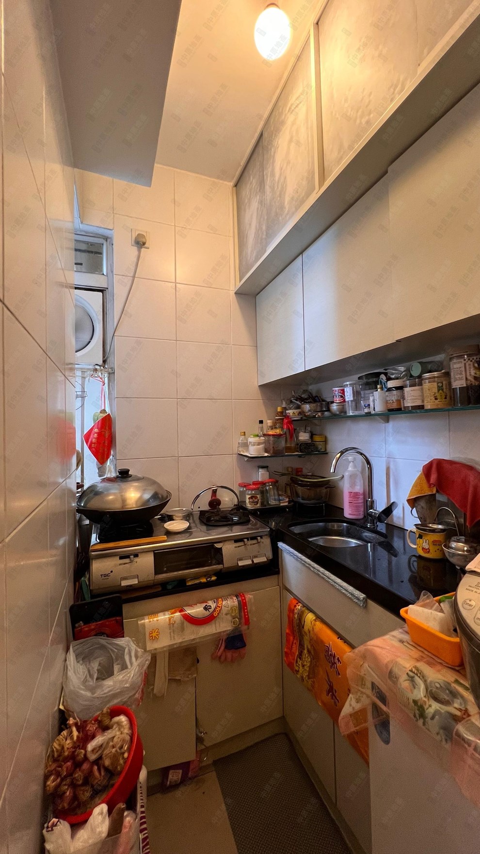 Unit Interior-Kitchen