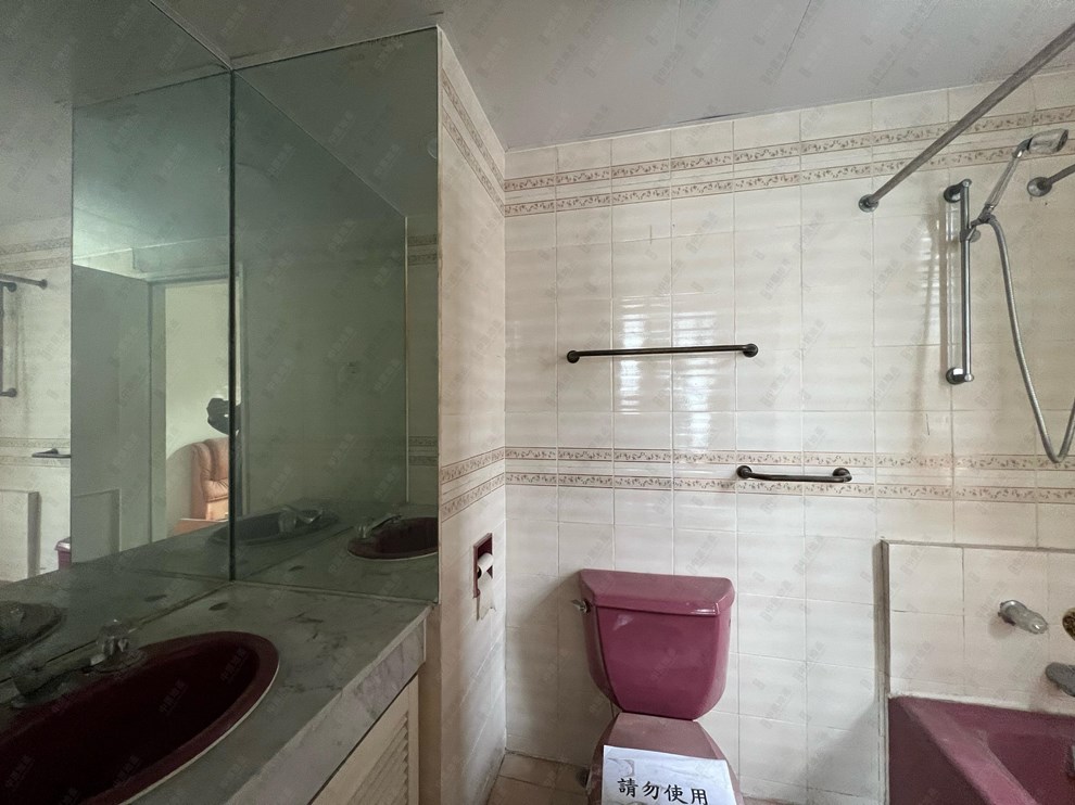 Unit Interior-Master Bathroom
