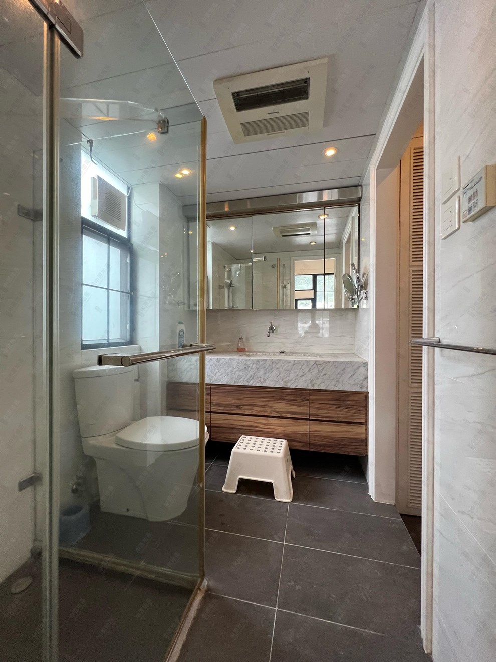 Unit Interior-Bathroom
