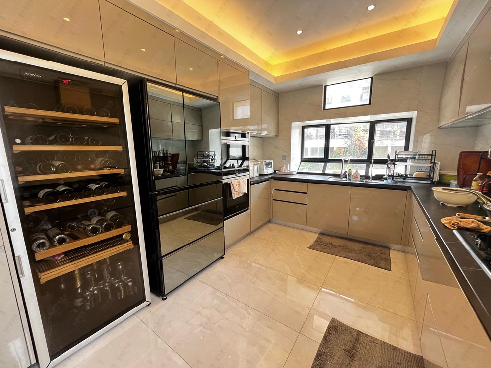 Unit Interior-Kitchen