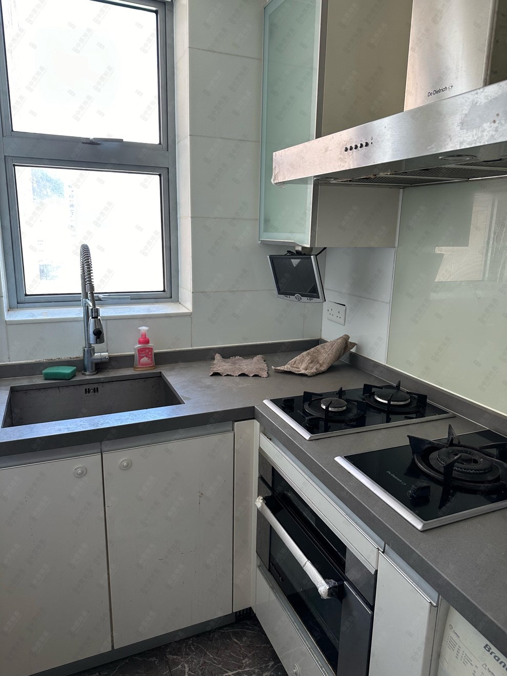 Unit Interior-Kitchen
