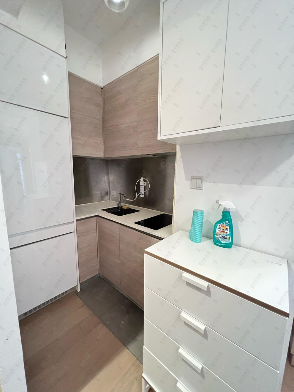 Unit Interior-Kitchen