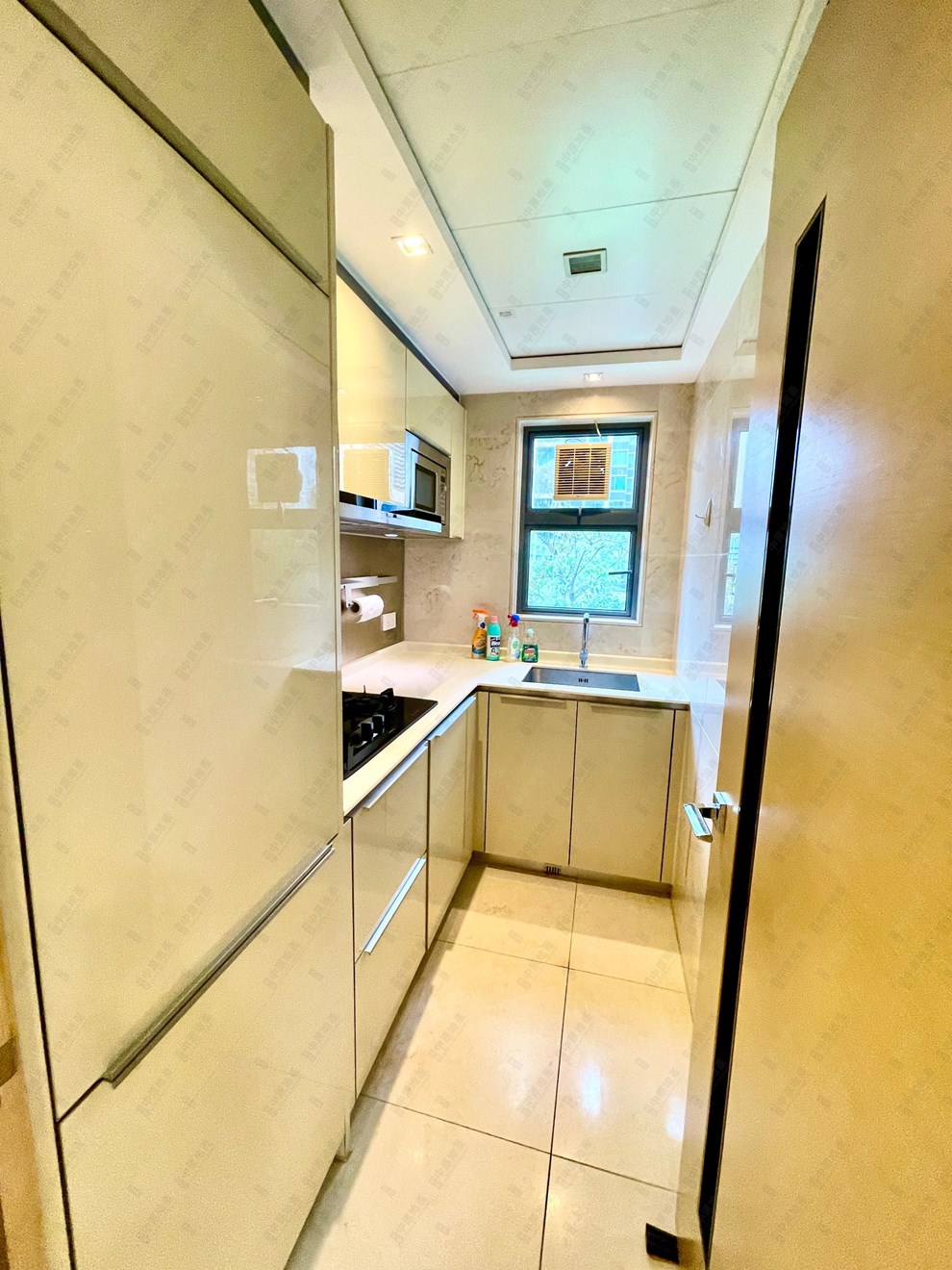 Unit Interior-Kitchen