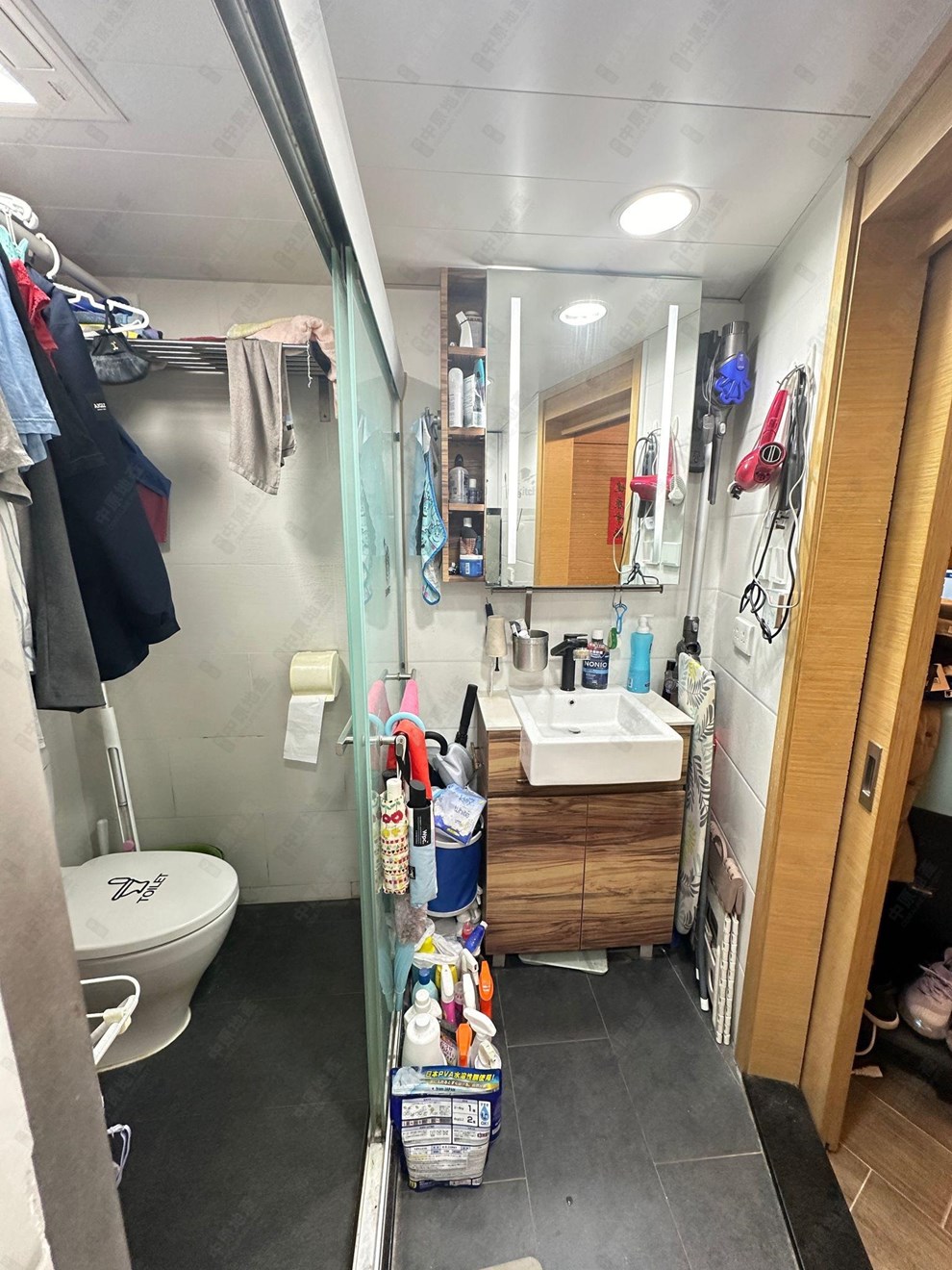 Unit Interior-Bathroom
