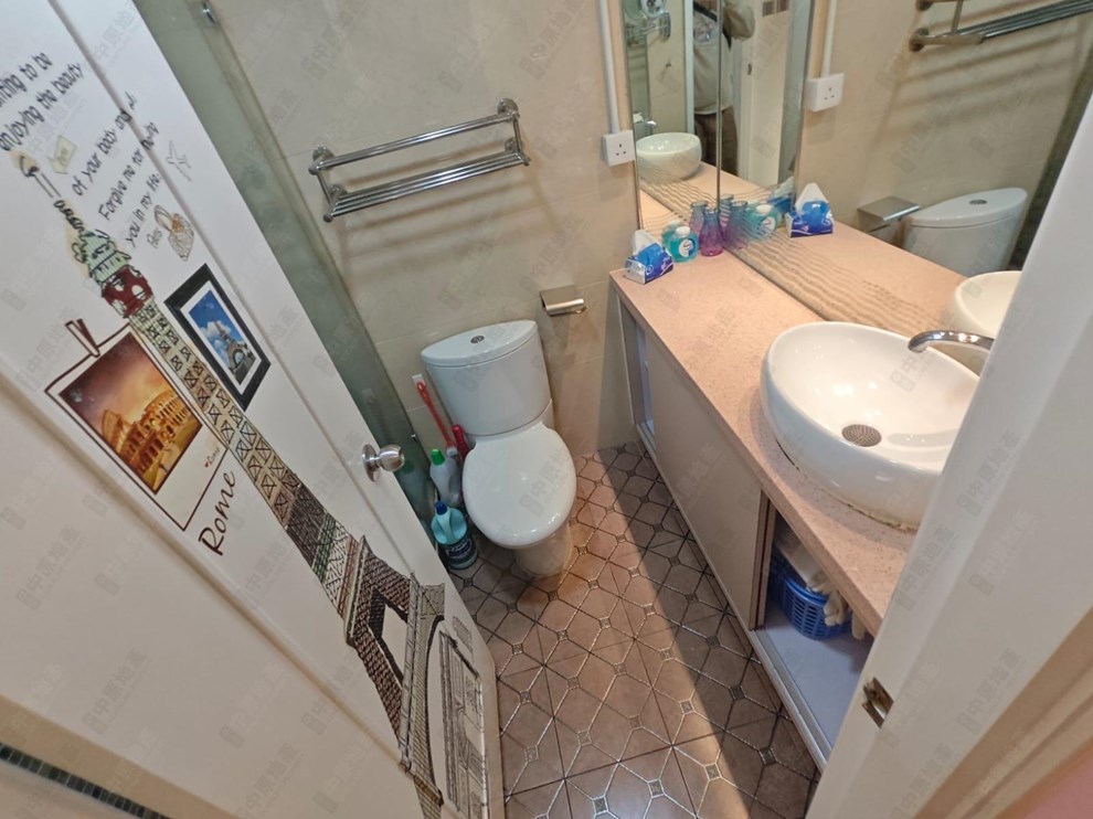 Unit Interior-Washroom