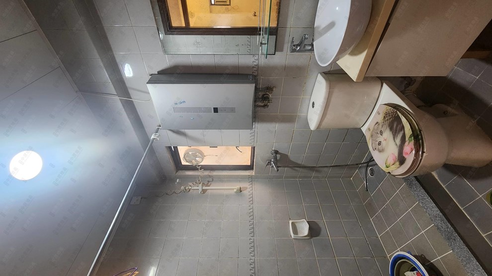 Unit Interior-Washroom