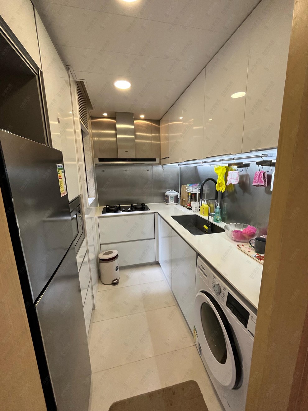 Unit Interior-Kitchen