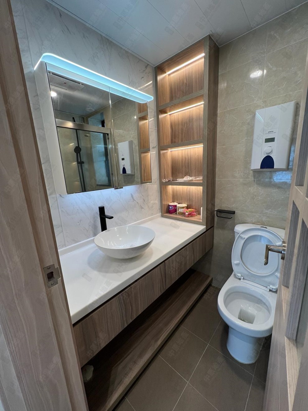 Unit Interior-Bathroom