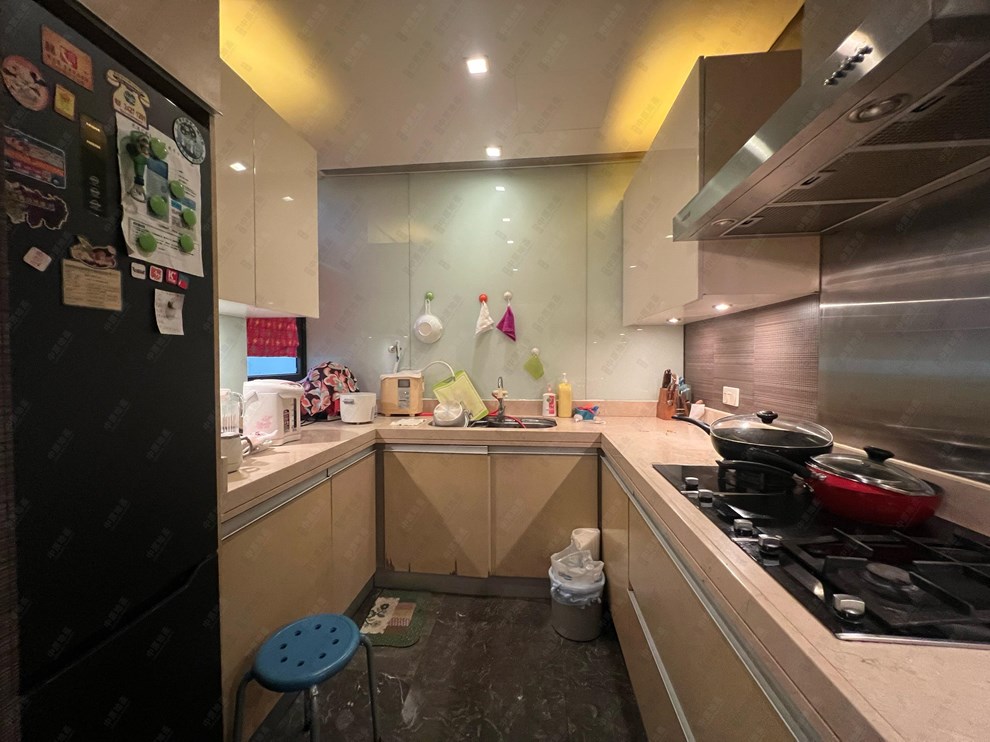 Unit Interior-Kitchen
