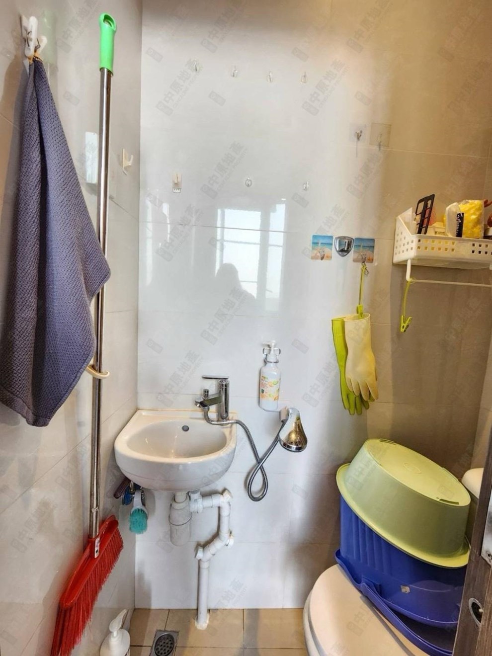 Unit Interior-Maid Toilet