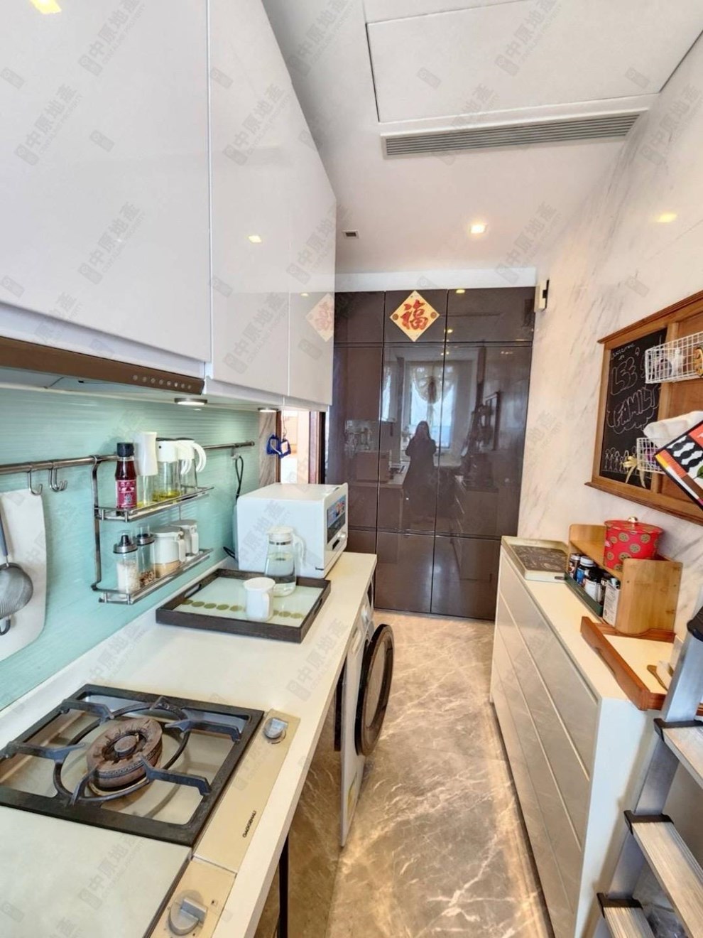 Unit Interior-Kitchen