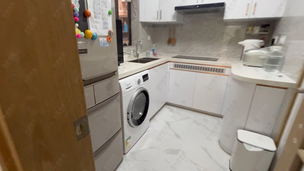 Unit Interior-Kitchen