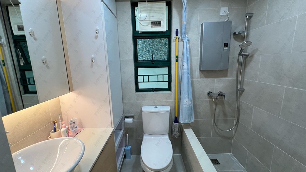 Unit Interior-Bathroom