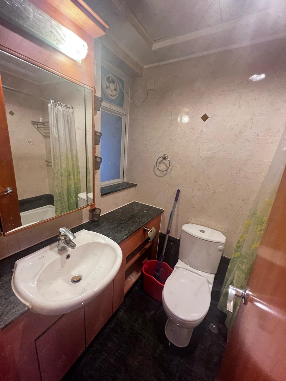 Unit Interior-Bathroom