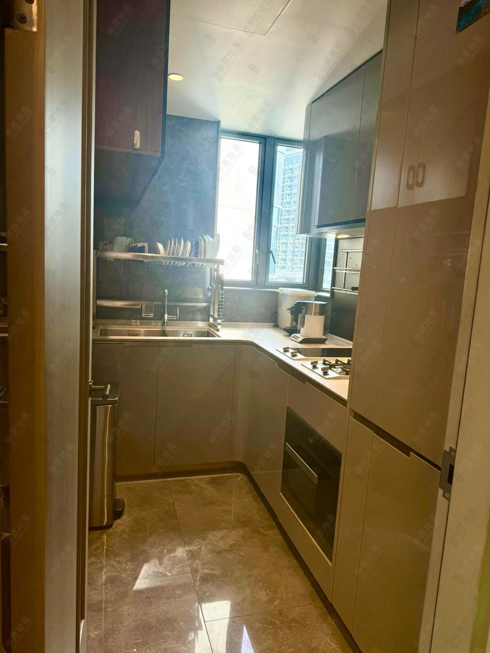 Unit Interior-Kitchen