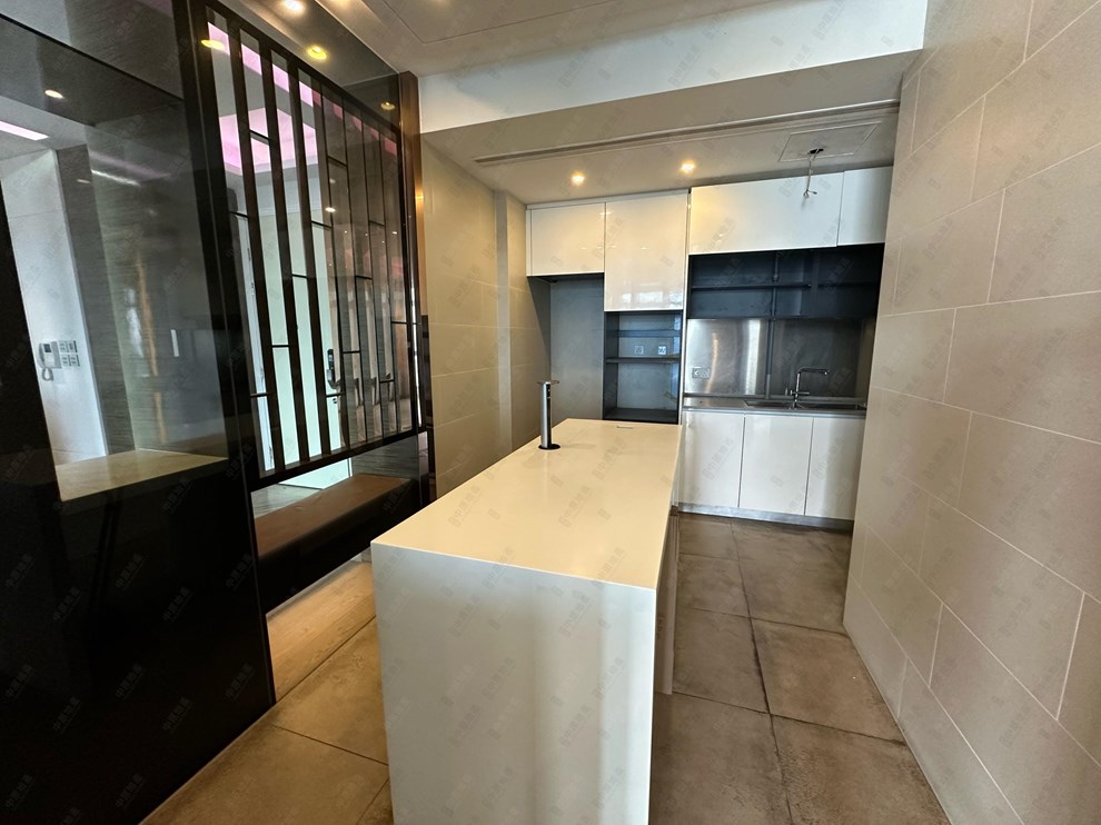 Unit Interior-Kitchen