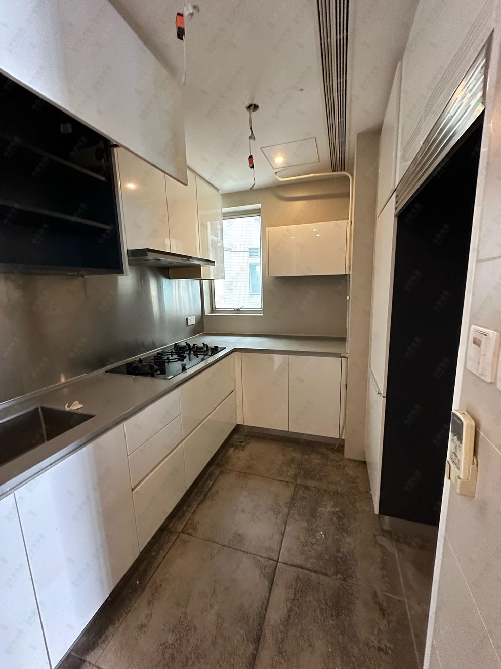 Unit Interior-Kitchen