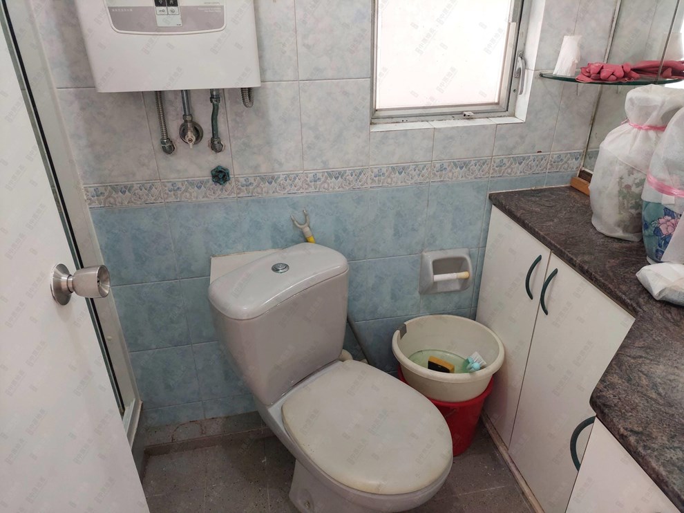 Unit Interior-Washroom