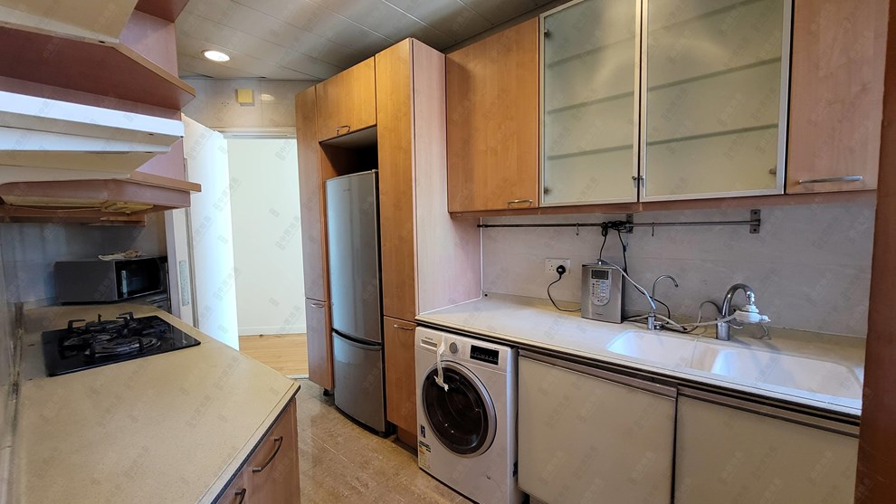 Unit Interior-Kitchen