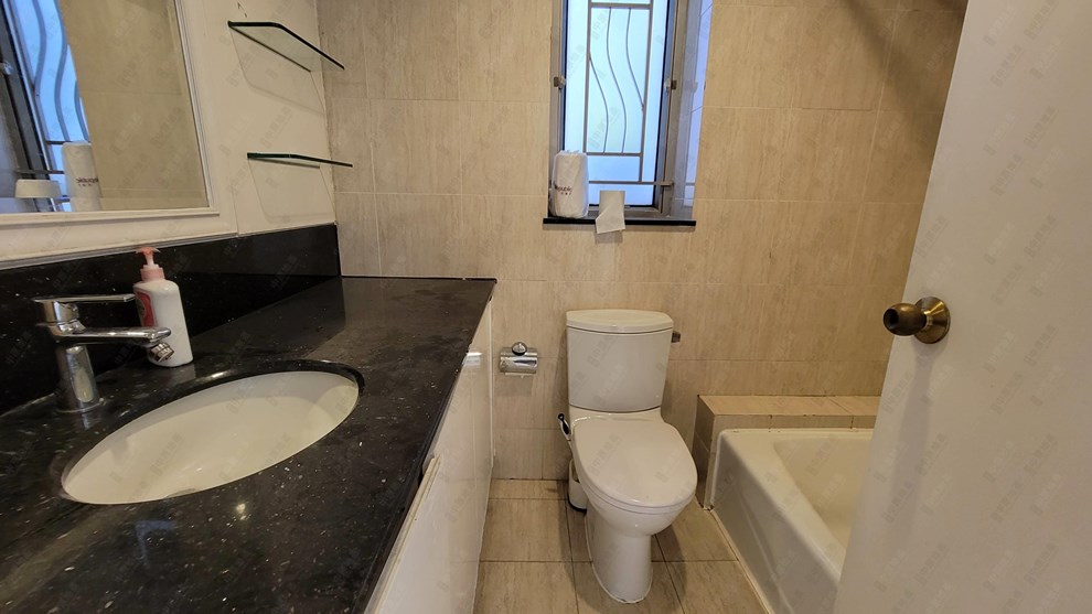 Unit Interior-Bathroom