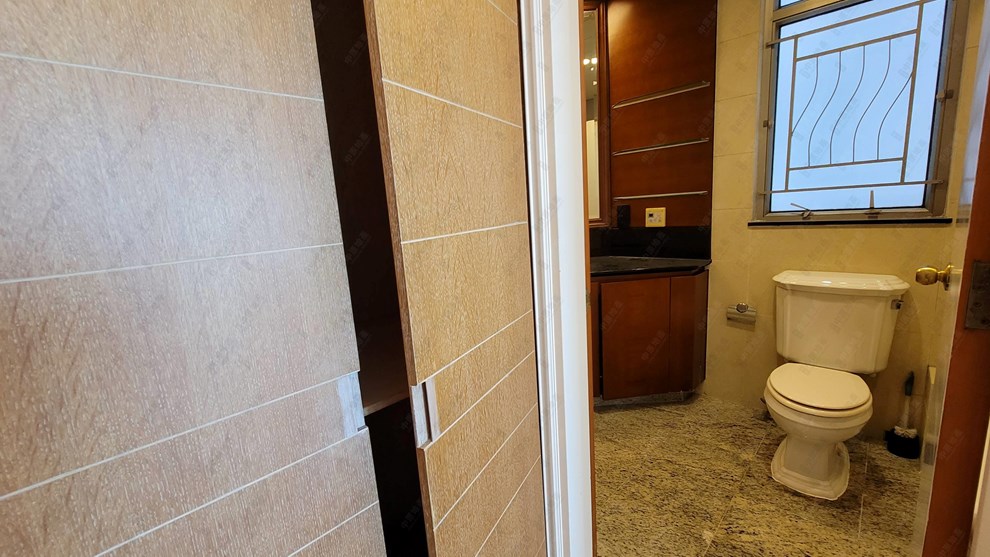 Unit Interior-Master Bathroom