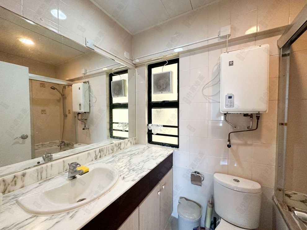 Unit Interior-Kitchen