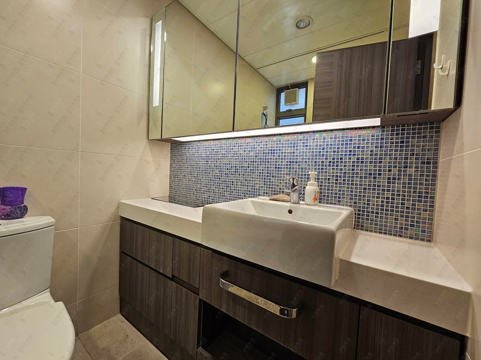 Unit Interior-Bathroom