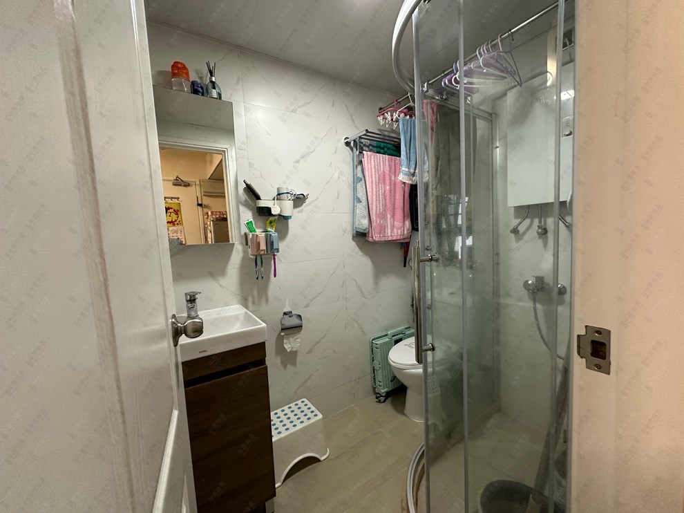 Unit Interior-Bathroom