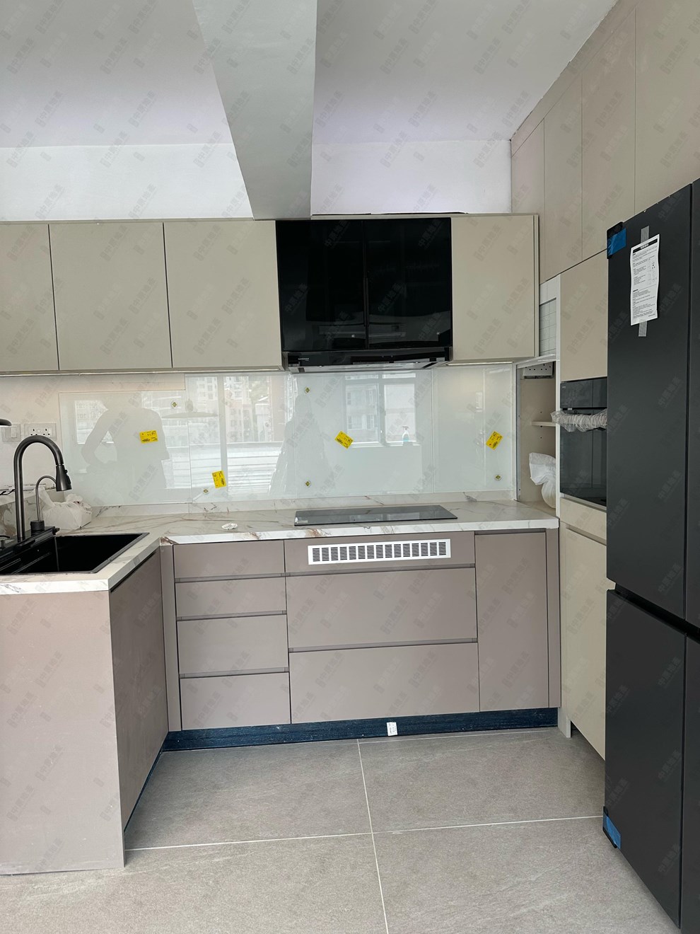 Unit Interior-Kitchen