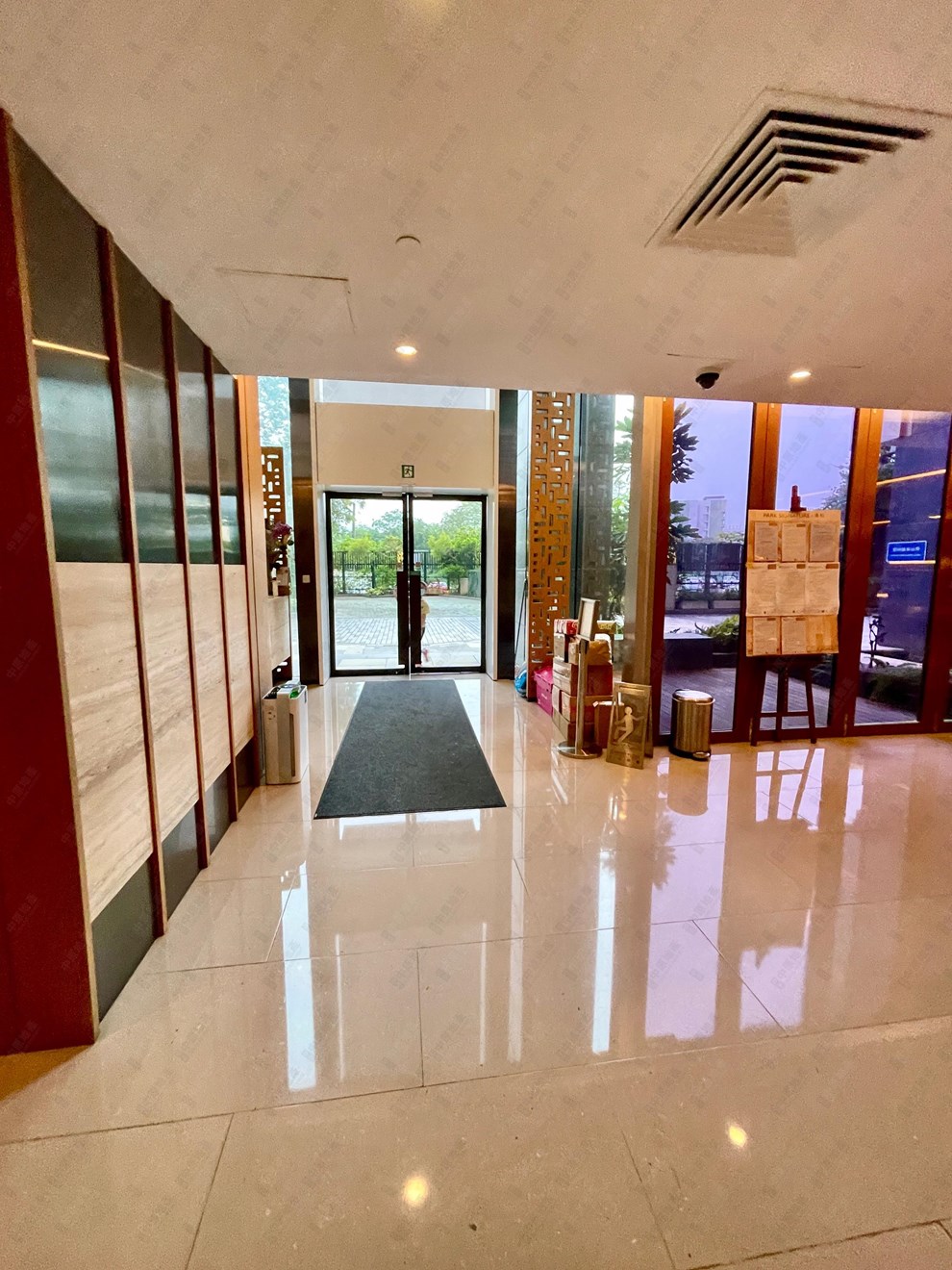 Building-Lobby