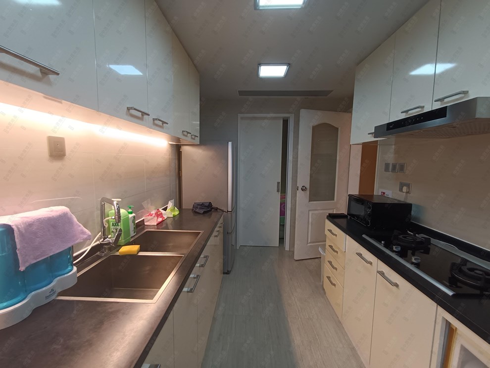 Unit Interior-Kitchen