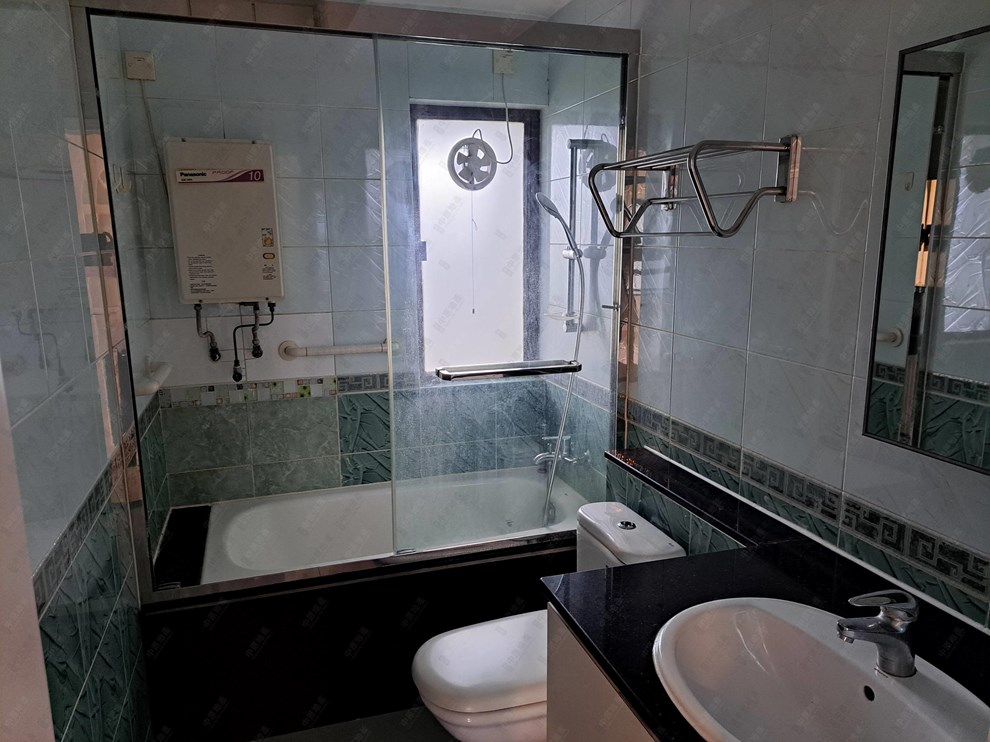 Unit Interior-Bathroom