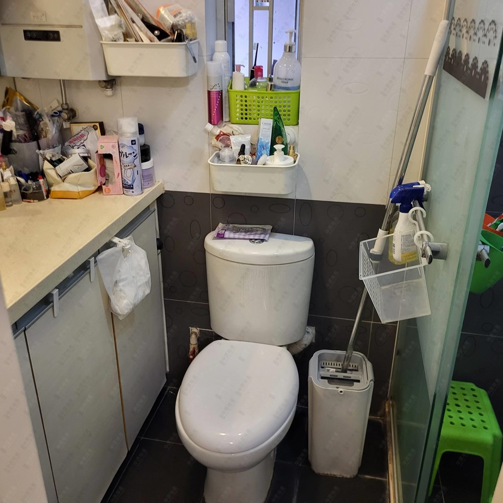 Unit Interior-Washroom