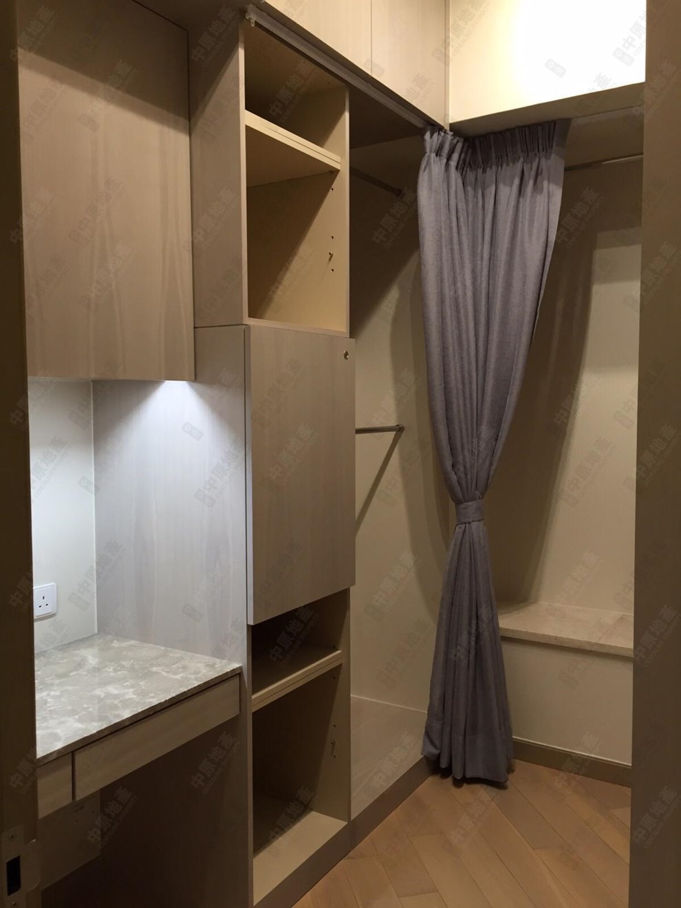 Unit Interior-Cloak Room