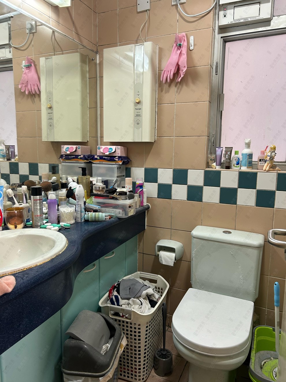 Unit Interior-Washroom