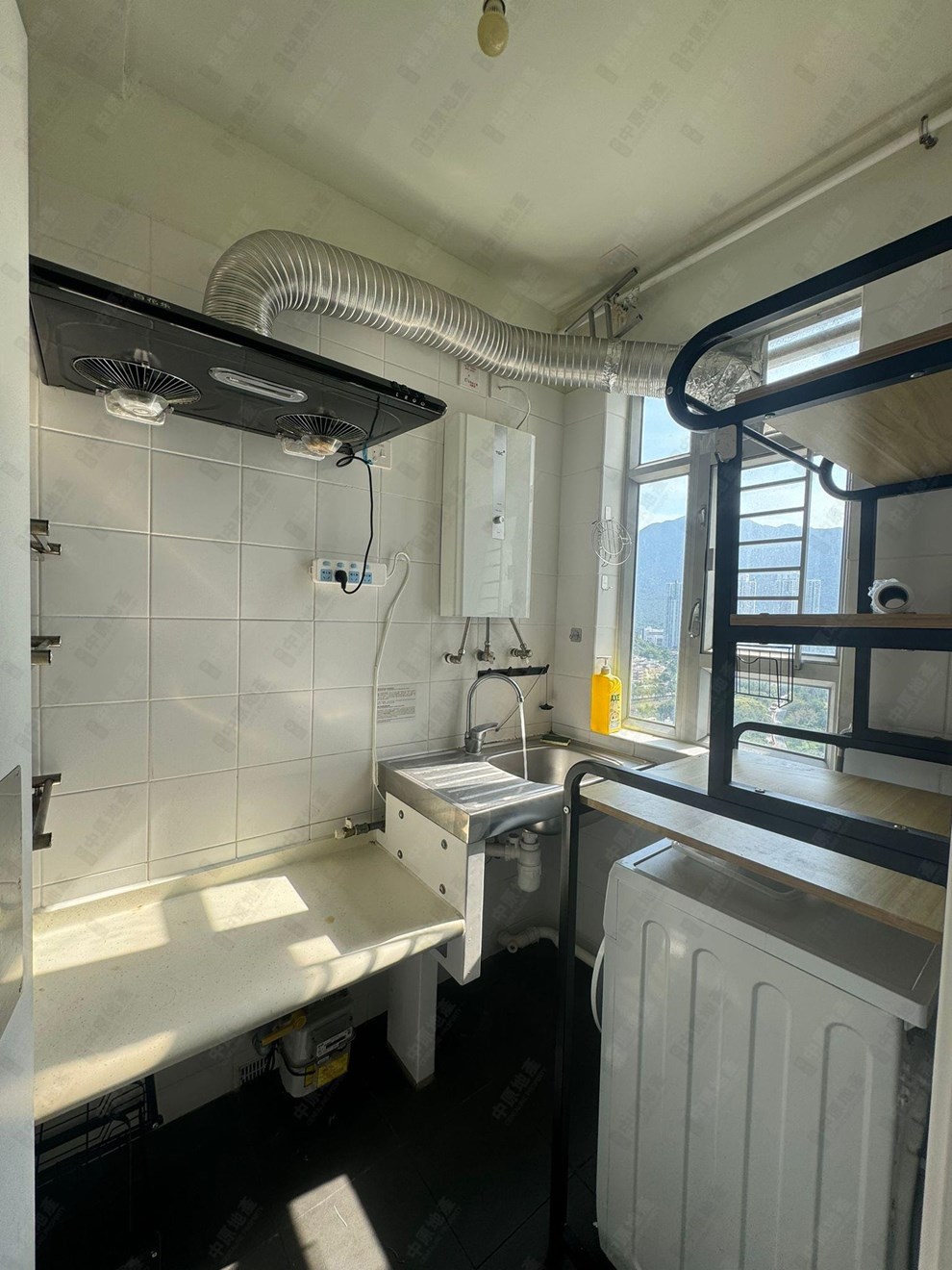 Unit Interior-Kitchen
