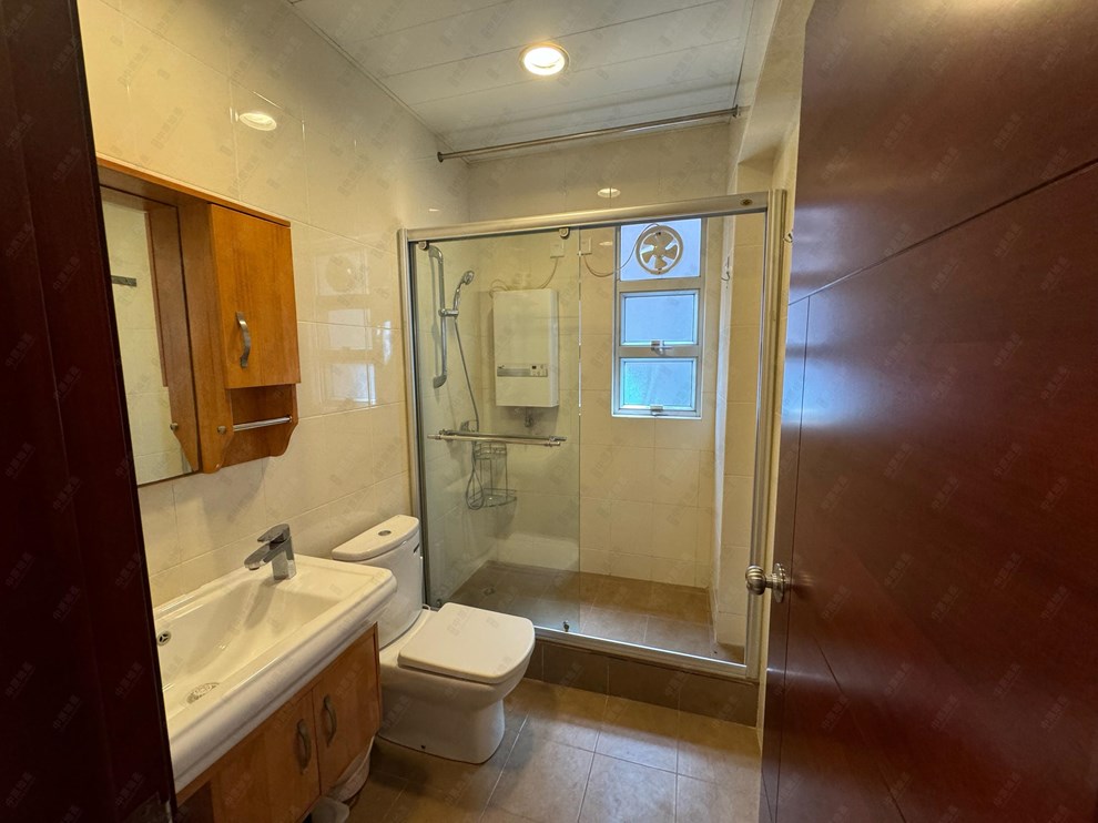 Unit Interior-Bathroom