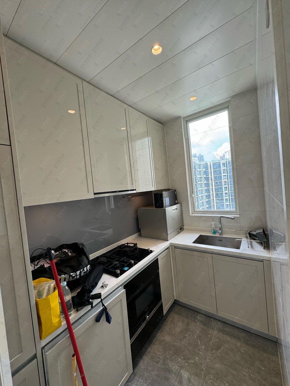 Unit Interior-Kitchen