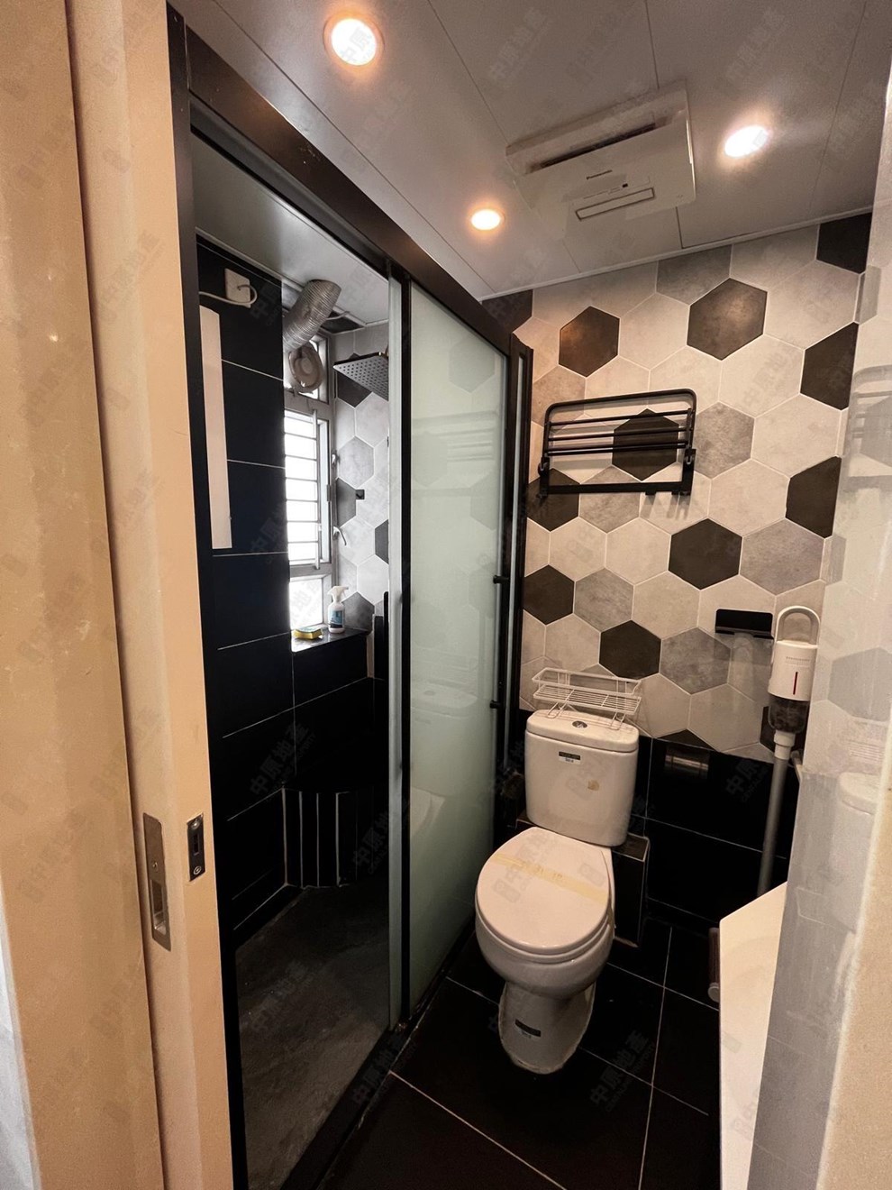 Unit Interior-Bathroom