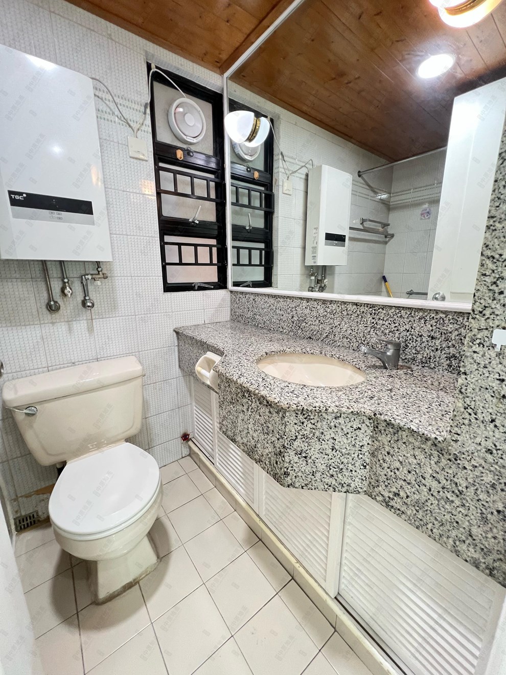 Unit Interior-Bathroom