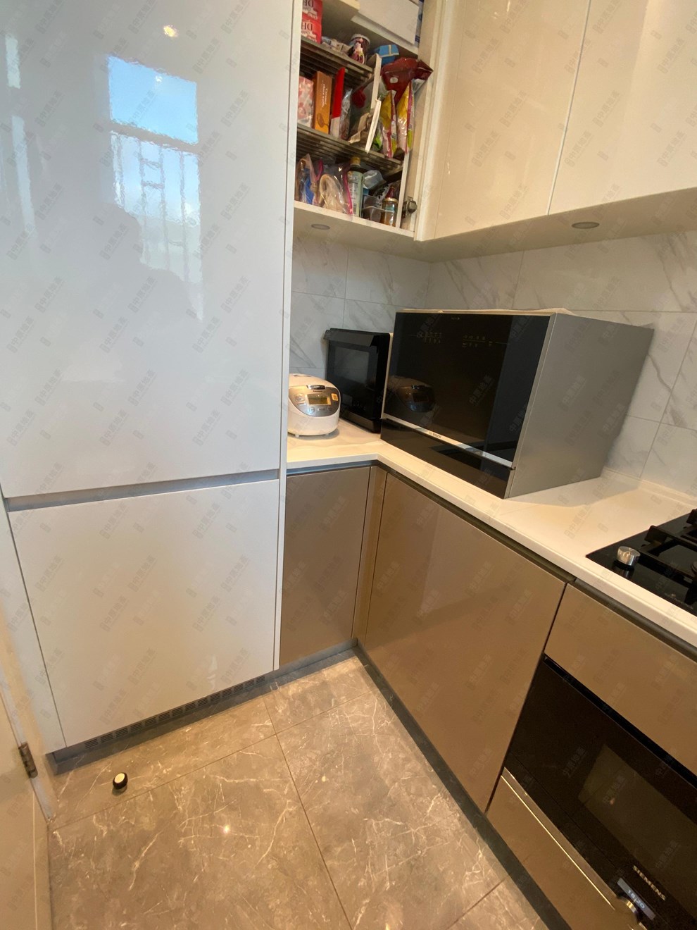 Unit Interior-Kitchen