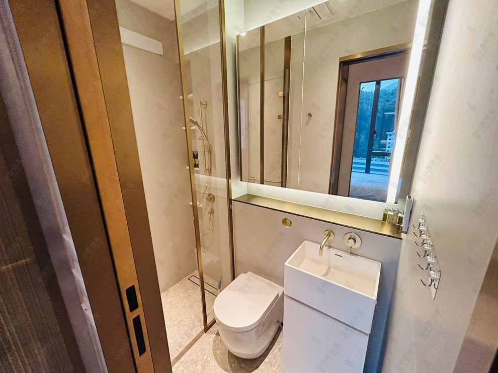 Unit Interior-Washroom