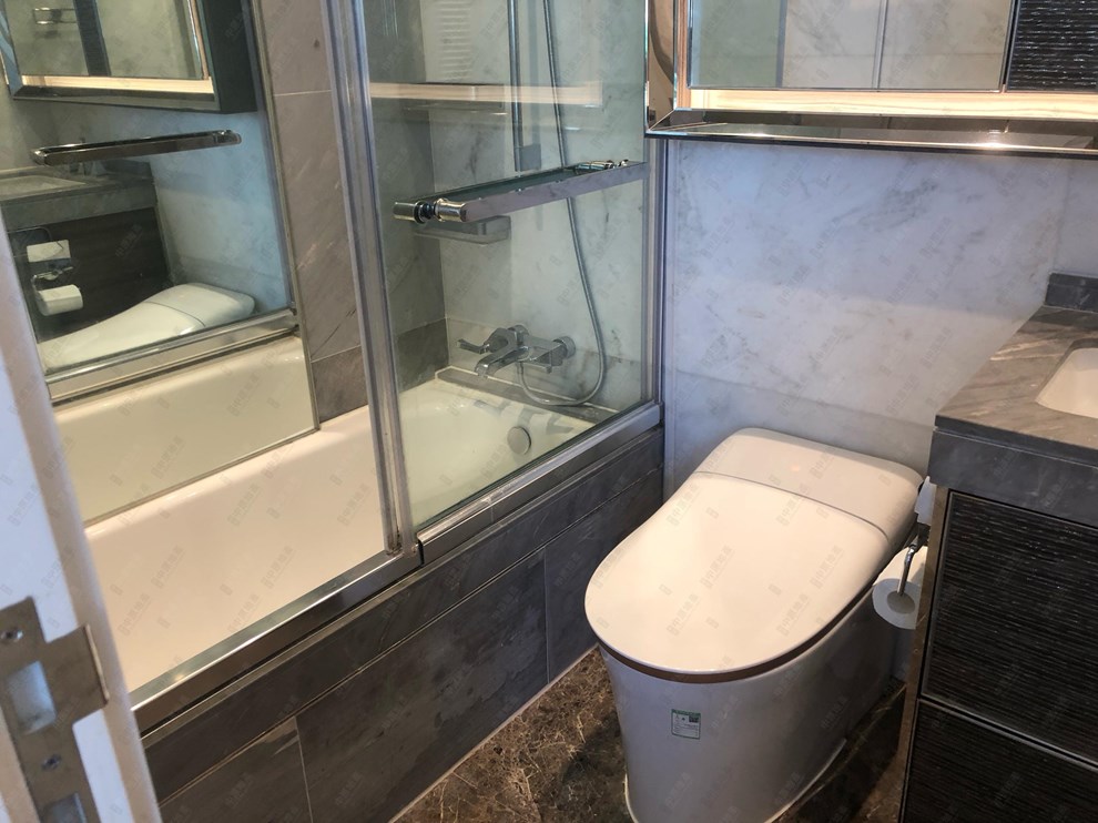 Unit Interior-Bathroom