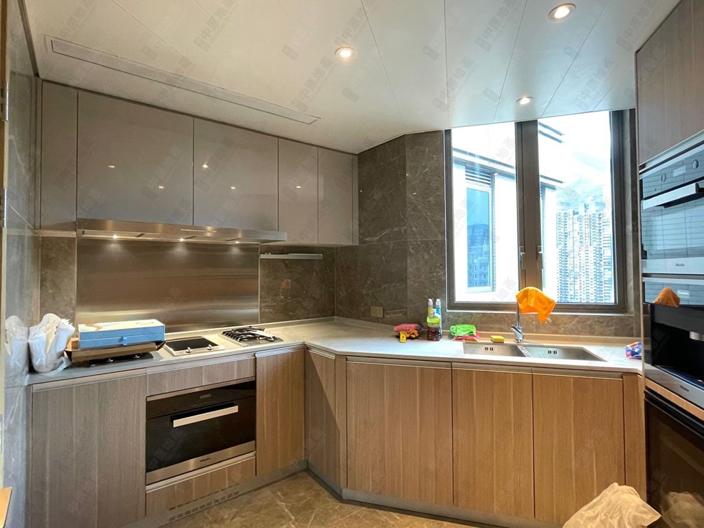 Unit Interior-Kitchen