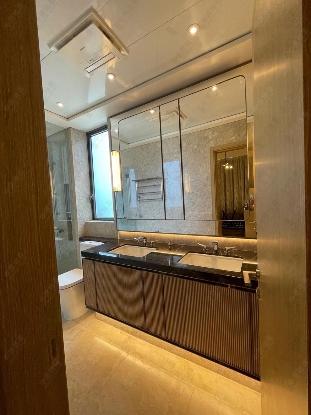Unit Interior-Master Bathroom