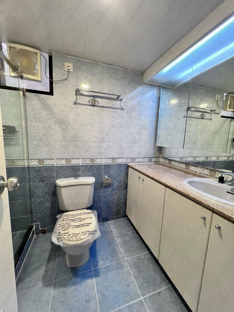 Unit Interior-Bathroom